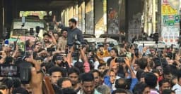পদত্যাগের ঘোষণার পর প্রেস ক্লাবের সামনে ইশরাক সমর্থকদের বিক্ষোভ