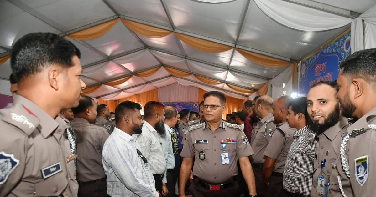 আইনশৃঙ্খলা রক্ষায় পেশাদারিত্ব বাড়ানোর নির্দেশ আইজিপির