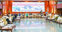 ‘অতি জরুরি’ বৈঠক ডেকেছেন প্রধান উপদেষ্টা