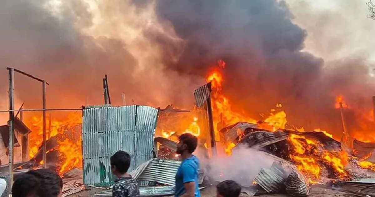 গাজীপুরে ঝুটের গোডাউনে ভয়াবহ আগুন, নিয়ন্ত্রণে ৬ ইউনিট