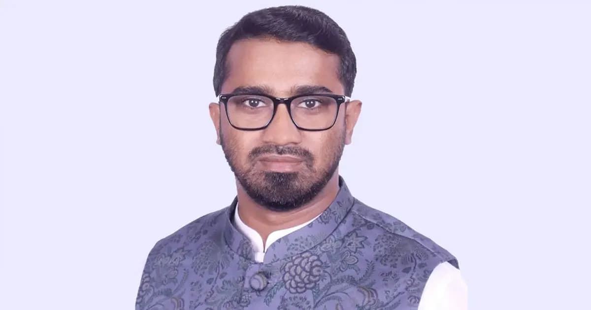রাশেদ খানকে ডাকসুর জিএস ঘোষণা