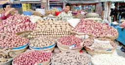 রমজানের প্রথম দিনেই চড়া পেঁয়াজের দাম, কেজিতে বেড়েছে ১০-১৫ টাকা