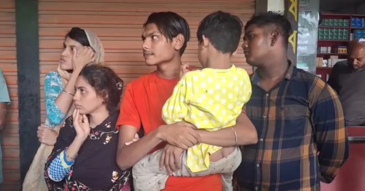 জীবননগরে ভারতীয় নাগরিকসহ সাতজনকে পুলিশের কাছে দিল জনতা
