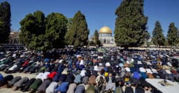 দীর্ঘ ৪০ দিন পর খুলল আল-আকসা, মুসল্লিদের ঢল