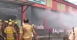 কলকাতার শিয়ালদহ স্টেশনে আগুন, আতঙ্কে যাত্রীরা