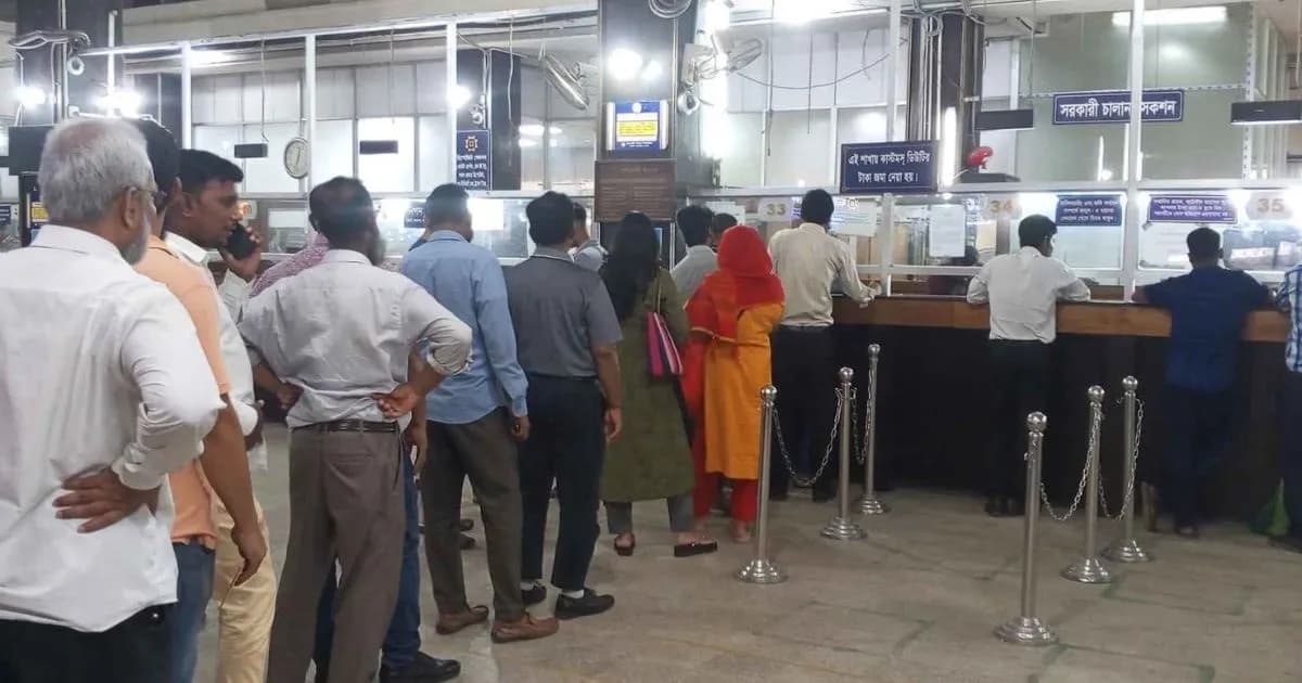 মাসে ৩ বারের বেশি টাকা তুললেই দিতে হবে অতিরিক্ত ফি