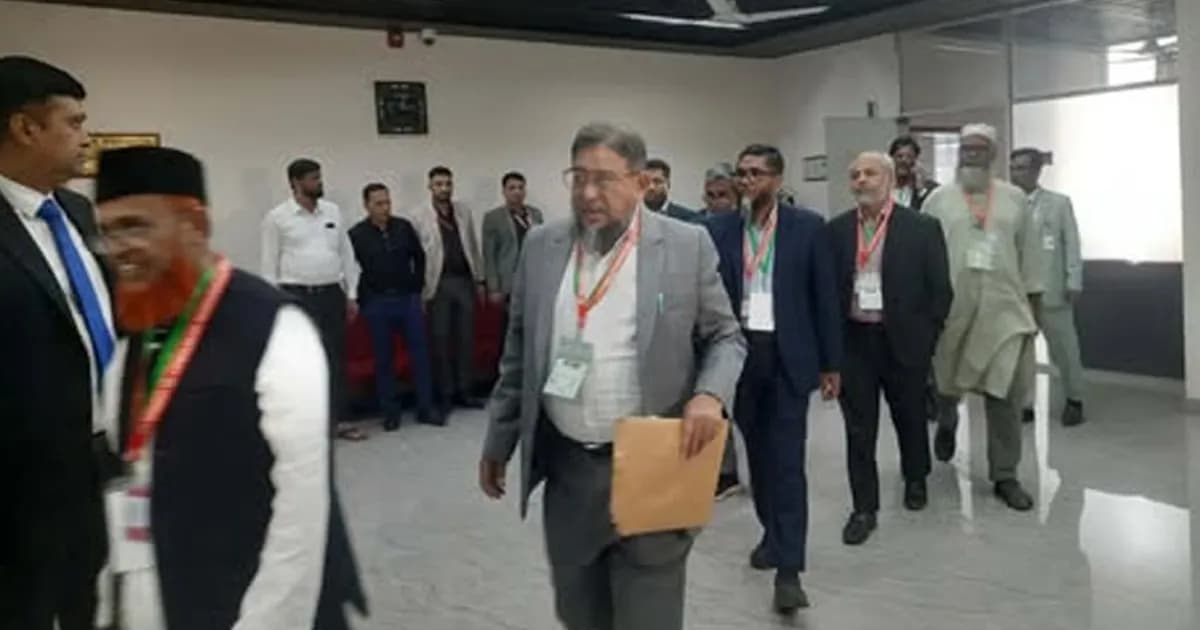 সিইসির সঙ্গে বৈঠকে বসেছেন ১১ দলীয় জোট