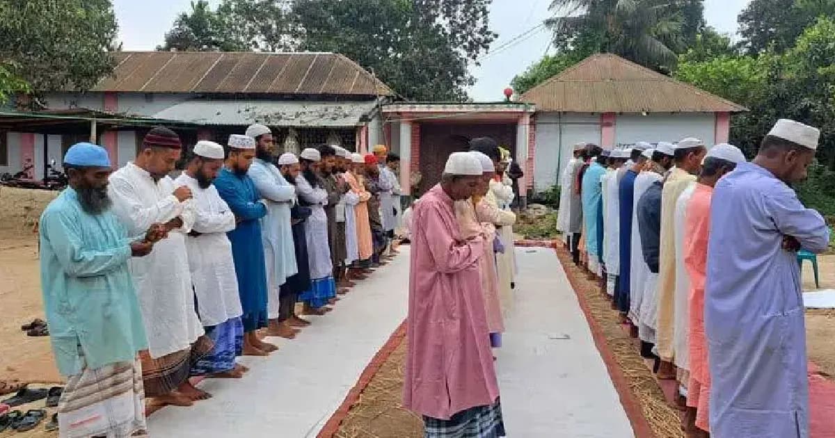সৌদির সঙ্গে মিল রেখে দিনাজপুরে ২০ গ্রামের মুসল্লিদের ঈদ উদযাপন