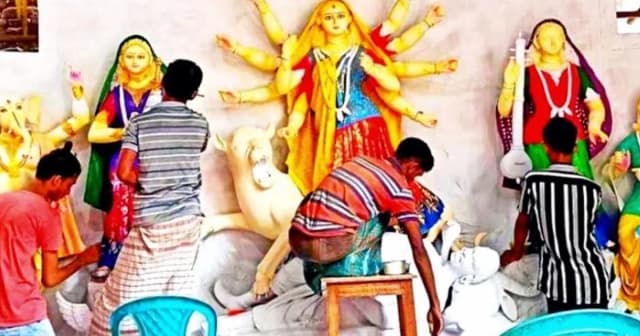 ধামরাইয়ে দুর্গোৎসবকে ঘিরে মন্ডপে মন্ডপে চলছে প্রস্তুতি