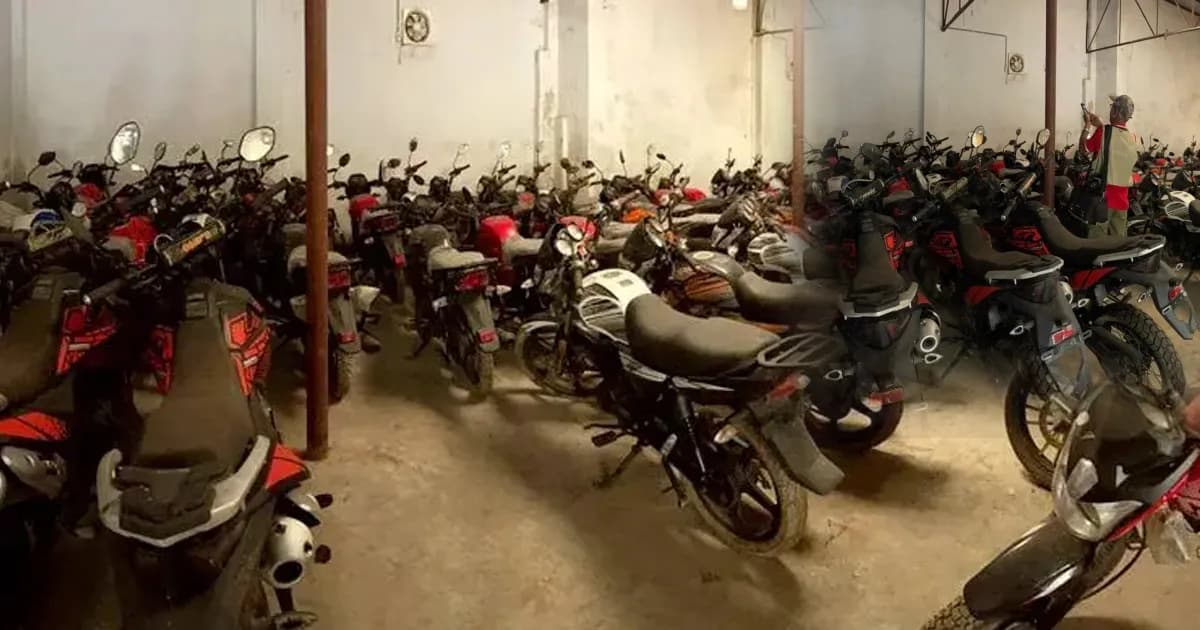 যশোরে গোডাউনে ৭৭ আমেরিকান মোটরসাইকেল উদ্ধার, গোডাউন সিলগালা