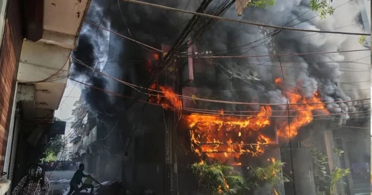 দিল্লির হোটেলে ভয়াবহ আগুনে নিহত ২১, বেশিরভাগই বিদেশি নাগরিক