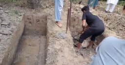 স্বামীর জানাজার আগেই স্ত্রীর মৃত্যু, পাশাপাশি হলো দাফন
