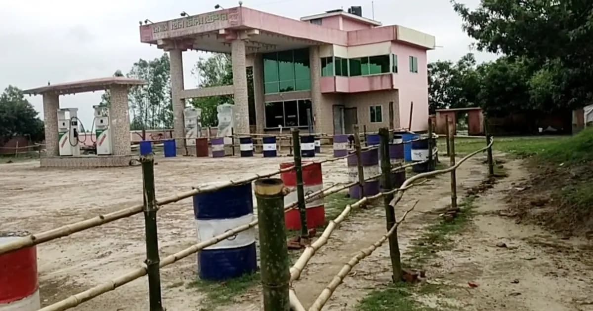 ফুয়েল কার্ডে স্বস্তি, হিলি পাম্পে উধাও বাইকারদের দীর্ঘ লাইন