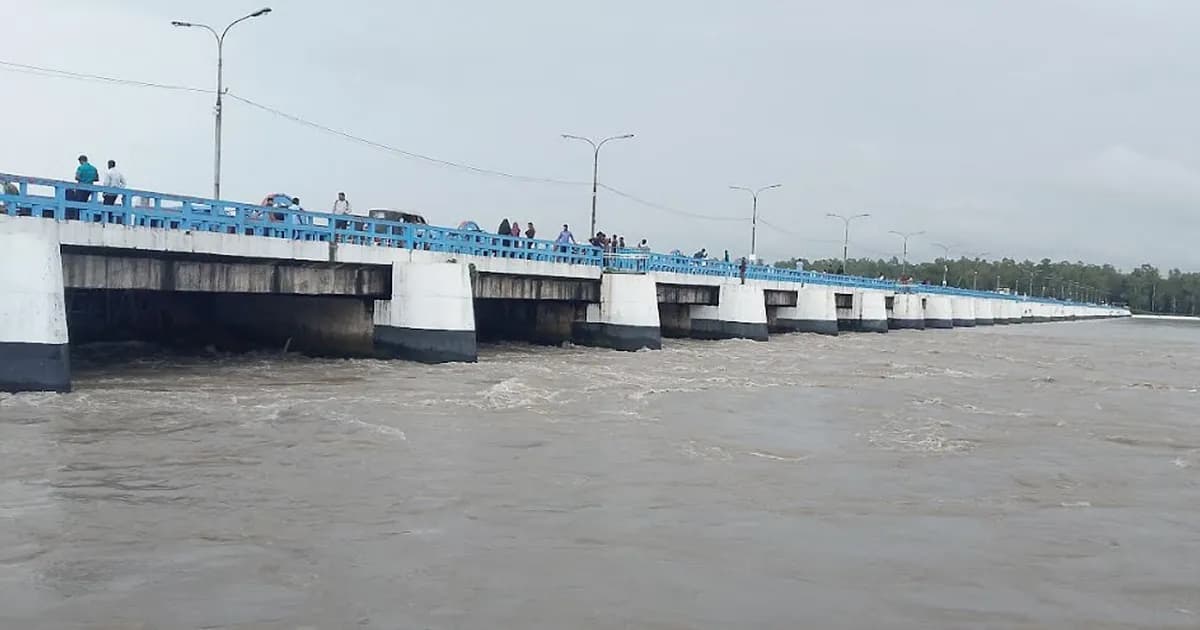 তিস্তার পানি বিপদসীমার কাছাকাছি, প্লাবিত হওয়ার শঙ্কায় তীরবর্তী অঞ্চল