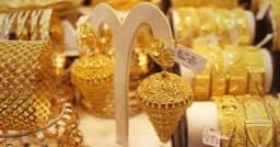 দেশের বাজারে সোনার দামে বড় পতন, আজ ভরি কত?