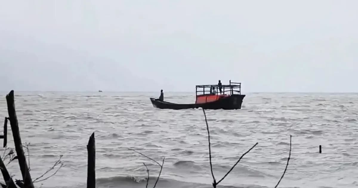 উখিয়ার সমুদ্রসৈকতে ভেসে এলো তিন অজ্ঞাত মরদেহ