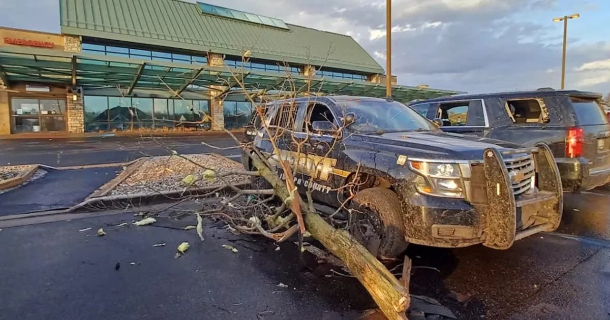 যুক্তরাষ্ট্রের দক্ষিণ মিশিগান টর্নেডোর তাণ্ডবে বিধ্বস্ত, নিহত ৪