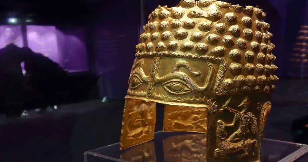 চুরি হওয়া ২ হাজার ৫০০ বছরের পুরোনো সোনার হেলমেট উদ্ধার