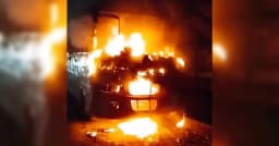 মানিকগঞ্জে মধ্যরাতে স্কুলবাসে দুর্বৃত্তদের আগুন, ঘুমন্ত চালক দগ্ধ