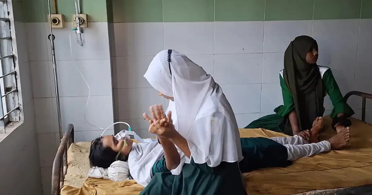 বরগুনায় বজ্রপাতের শব্দে আতঙ্ক, ১১ শিক্ষার্থী হাসপাতালে