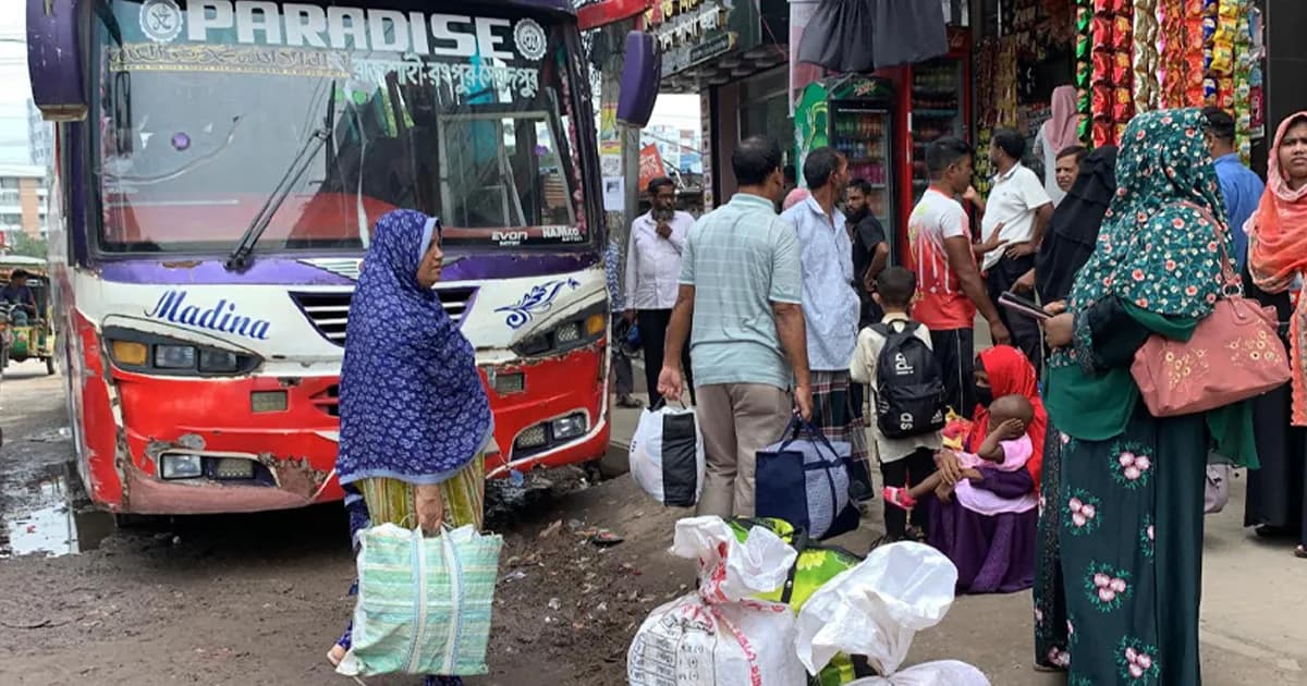 রাজশাহীর সঙ্গে সারাদেশের বাস চলাচল বন্ধ, দুর্ভোগে যাত্রীরা