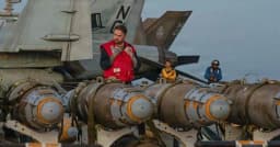 ইরান হামলায় ২ দিনে ৫.৬ বিলিয়ন ডলারের গোলাবারুদ শেষ, মার্কিন অস্ত্রাগার ফাঁকা?