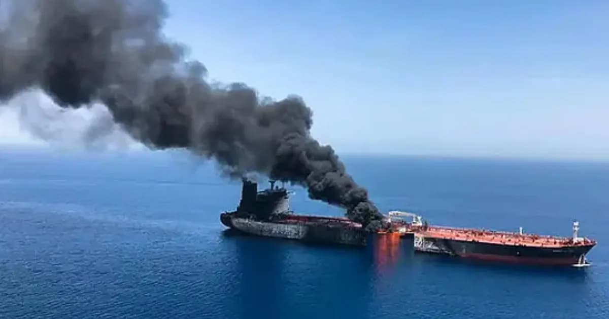 কাতারে তেলবাহী জাহাজে ইরানি মিসাইল হামলা