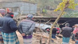 নিয়ন্ত্রণ হারিয়ে চায়ের দোকানে প্রাইভেটকার, নিহত দোকানদার