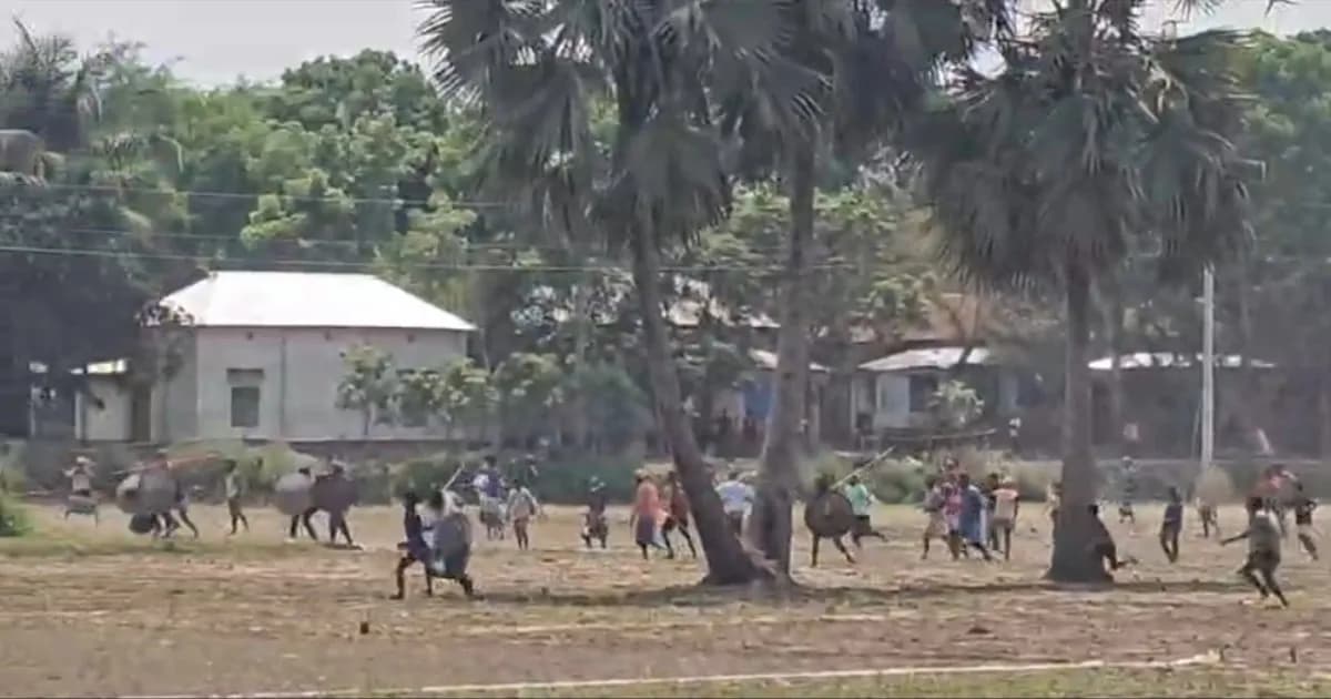 রক্তক্ষয়ী সংঘর্ষে উত্তাল ফরিদপুর, আহত ১০