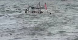 ভোলার মেঘনায় তীব্র স্রোতে ট্রলারডুবি, ৬ জেলে জীবিত উদ্ধার