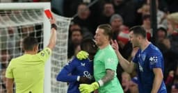 মেজাজ হারিয়ে সতীর্থকে চড় মেরে লাল কার্ড!