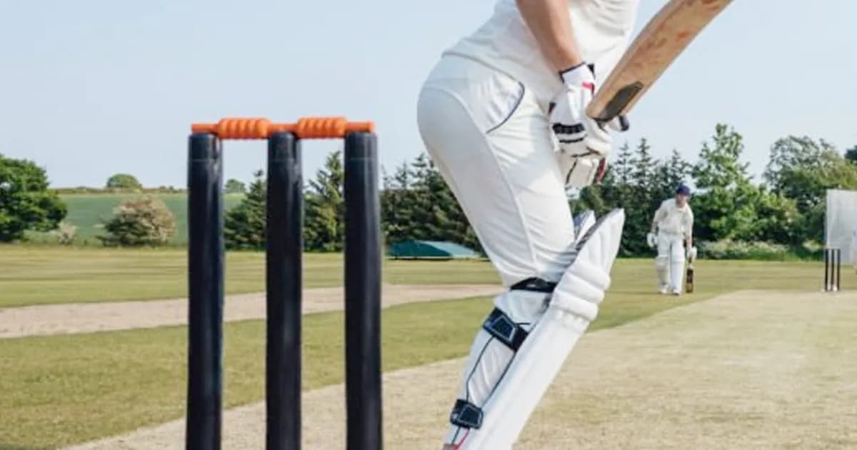 ১২ রানের লক্ষ্য তাড়ায় ৮ রানেই শেষ ৫ উইকেট