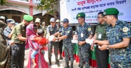 কালশী বস্তির অগ্নিকাণ্ডে ক্ষতিগ্রস্তদের পাশে আনসার-ভিডিপি
