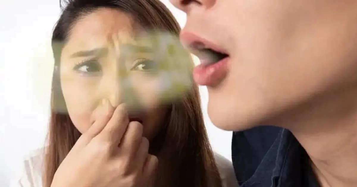 স্বামীর মুখে দুর্গন্ধ : অতিষ্ঠ হয়ে সোজা থানায় গেলেন স্ত্রী