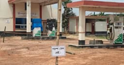 ‘তেল নেই’ দাবি, পাম্পে মিলল প্রায় ১০ হাজার লিটার জ্বালানি