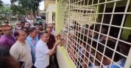 শিশু শিক্ষার্থীদের ডাকে বিদ্যালয়ে ছুটে গেলেন প্রধানমন্ত্রী