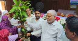 ধামরাইয়ে কৃষকদের মাঝে সার, বীজ ও চারা বিতরণ