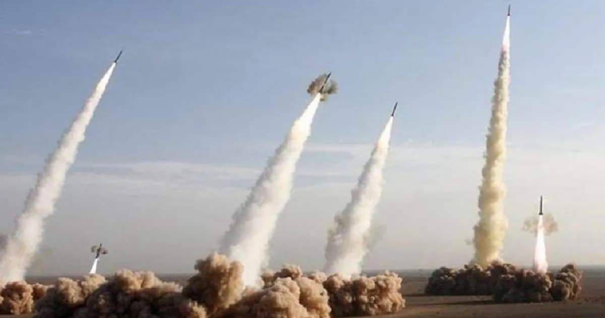 যুদ্ধ শুরুর পর ইসরায়েলে ৪০০ ব্যালিস্টিক ক্ষেপণাস্ত্র ছুড়েছে ইরান