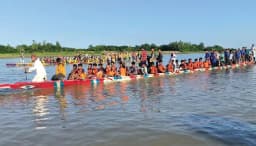 মৌলভীবাজারে নৌকাবাইচ প্রতিযোগিতা, বৈঠার ছন্দে ছন্দে উৎসবের ঢেউ