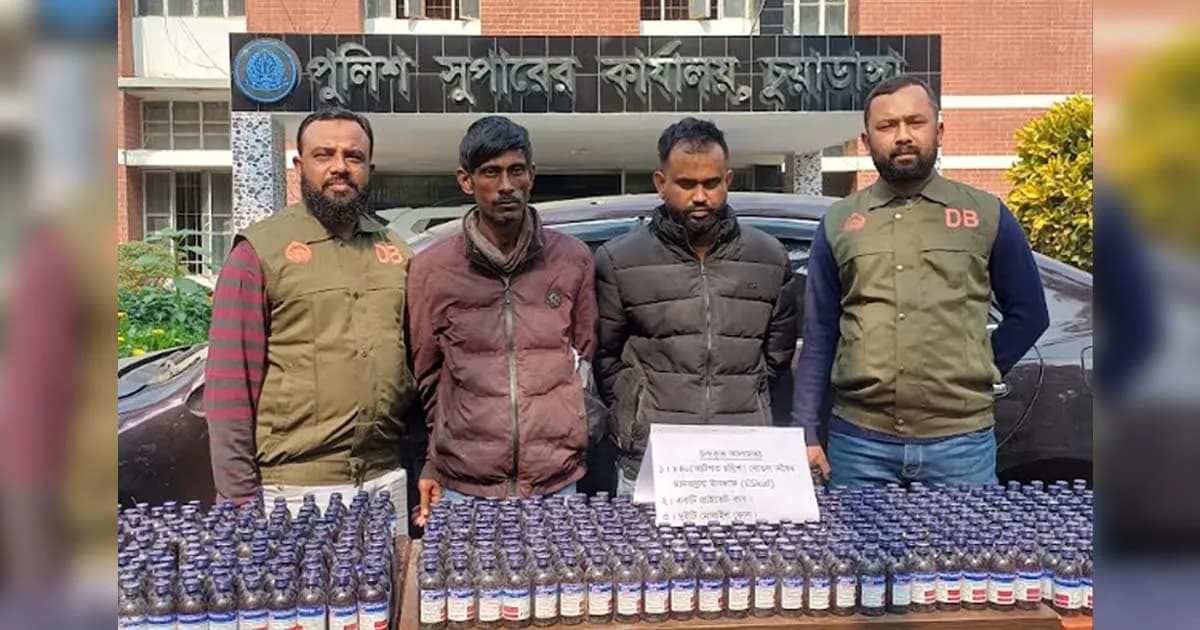 চুয়াডাঙ্গায় ৮৪০ বোতল ইসকাফ উদ্ধার, আটাক ২