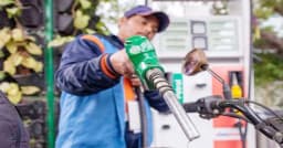 ভোক্তা পর্যায়ে পেট্রোল-ডিজেলের দাম কমালো পাকিস্তান