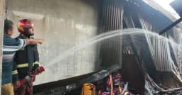 বল্লার বাসা পোড়াতে গিয়ে আগুন, পুড়ে ছাই ৫ দোকান
