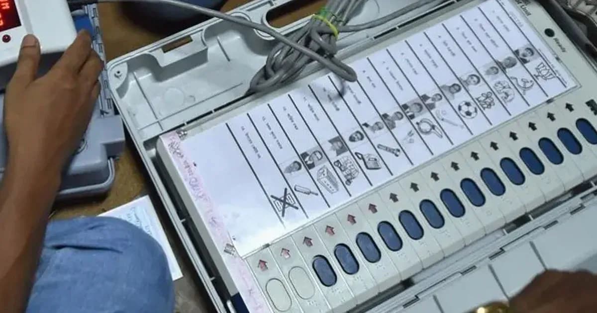 ইভিএম বিতর্ক : ‘তৃণমূলে ভোট দিলে পড়ছে বিজেপিতে’