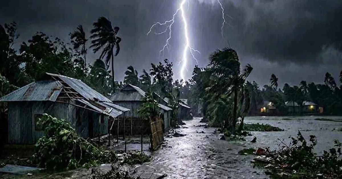 বজ্রপাত ও ঝোড়ো হাওয়ার আভাস, নদীবন্দরে সতর্ক সংকেত