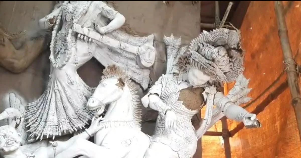 কাশিমপুরে দুর্গাপূজার প্রতিমা ভাঙচুর