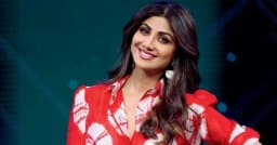ফিটনেস ও মানসিক প্রশান্তির জন্য টুইস্ট যোগাসনের পরামর্শ দিলেন শিল্পা শেঠি