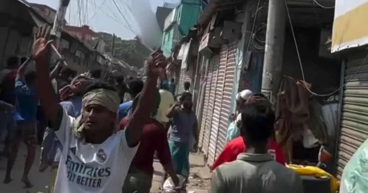 খুলনায় তুচ্ছ ঘটনাকে কেন্দ্র করে বিএনপির দুই পক্ষের সংঘর্ষ