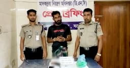 যশোরে অস্ত্র ও গাঁজাসহ যুবদল নেতা পরিচয়ে যুবক আটক