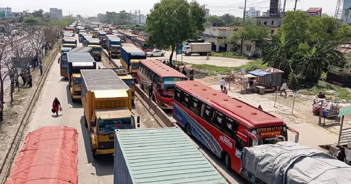 ঢাকা-চট্টগ্রাম মহাসড়ক অবরোধ, দীর্ঘ ১০ কিলোমিটার যানজট