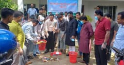 ঈদগাঁওয়ে ডেঙ্গু প্রতিরোধে বাজার ও সড়কে পরিচ্ছন্নতা অভিযান